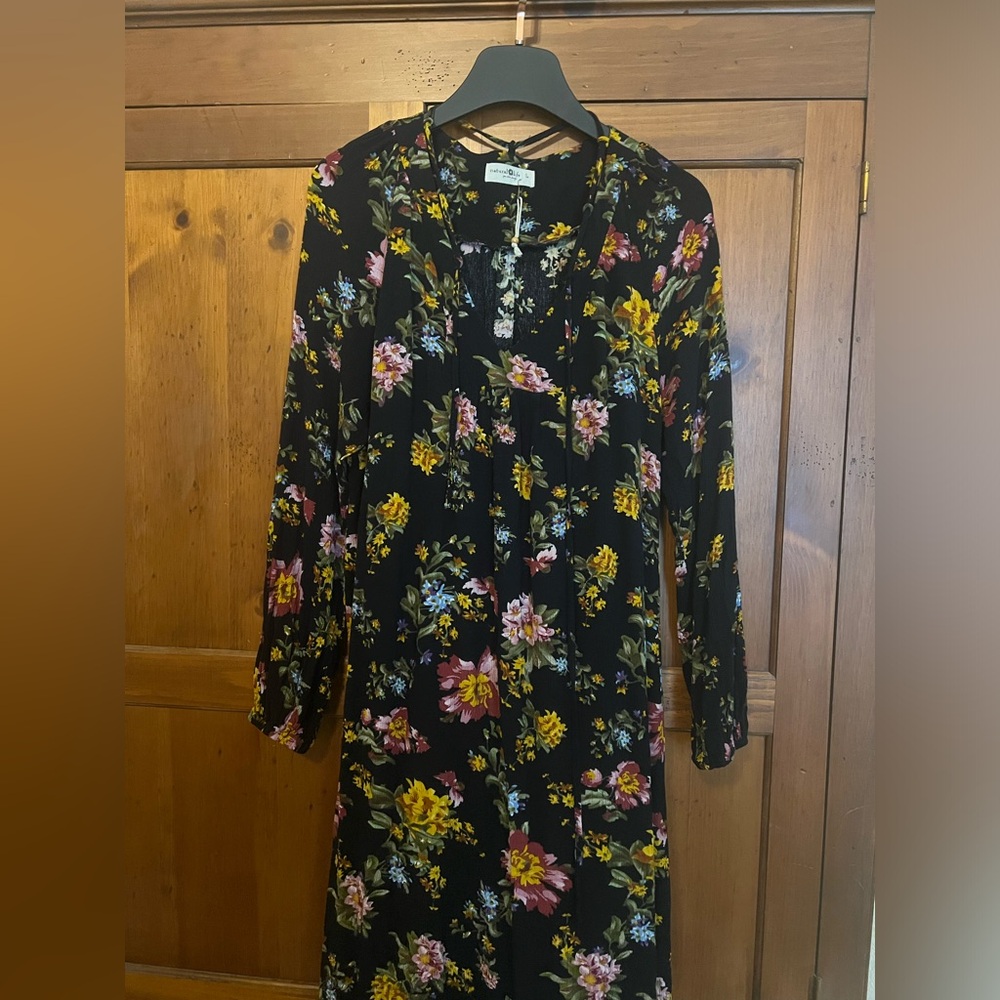 Natural Life - new dress, great condition.